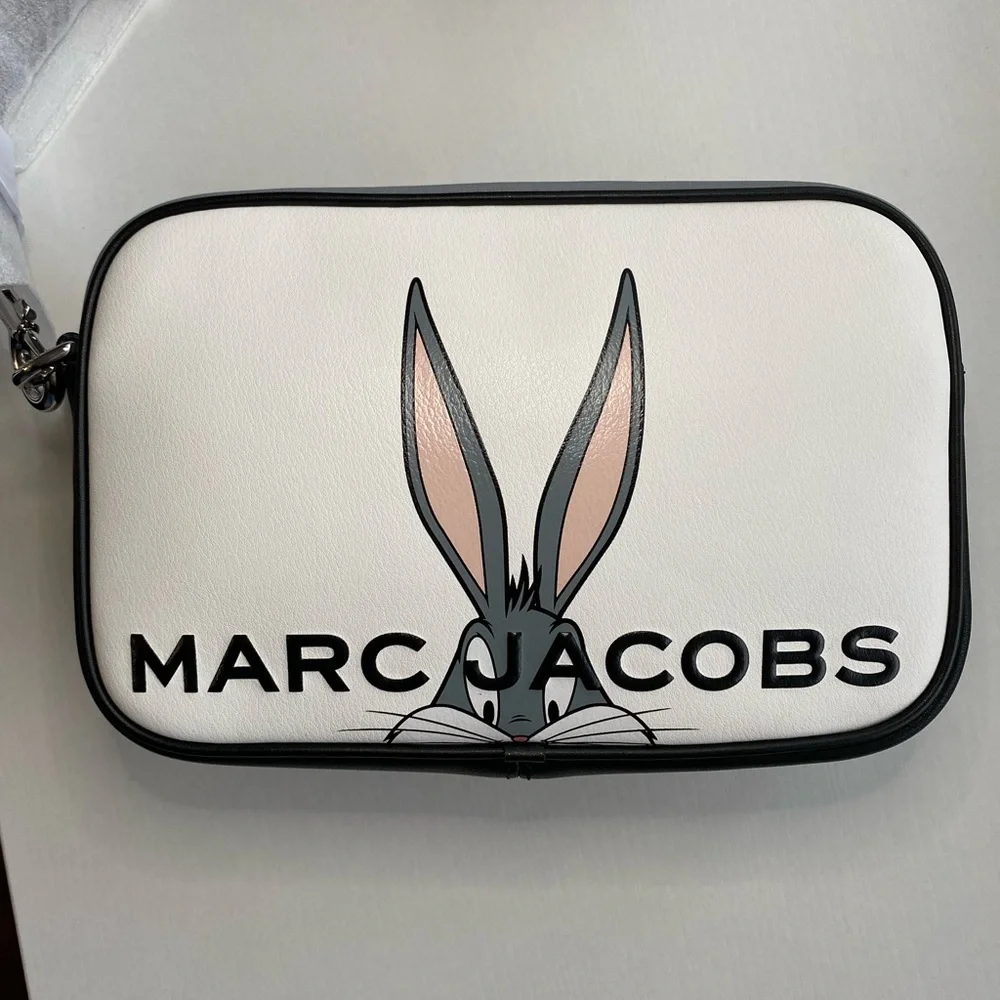 NWT Marc Jacobs Looney toons Bugs Bunny Camera Bag Crossbody - Picture 2 of 8